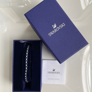 NWT Swarovski Trilogy Subtle Bracelet Blue